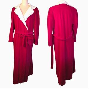 VTG 80s Vanity Fair Red Velvet White Embroidered Collar Long Robe Medium